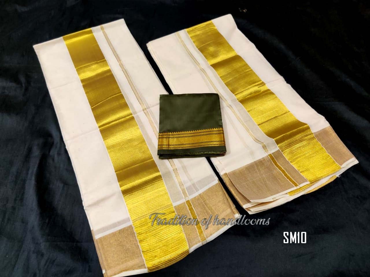Women's Cotton Kerala Kasavu Set Mundu with Blouse Material / Indian traditional women clothing/ Handmade designs, Vishu Special Dress