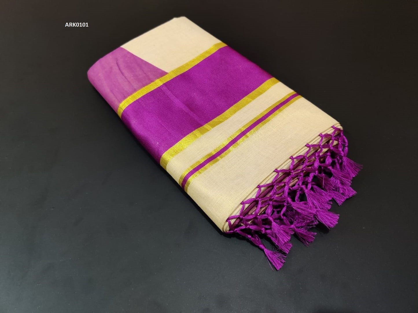 Kerala Traditional Tissue Kunjalam Temple print Set Saree with Stitched Blouse,Indian traditional /Onam,Christmas,Pooja Birthday, Festival