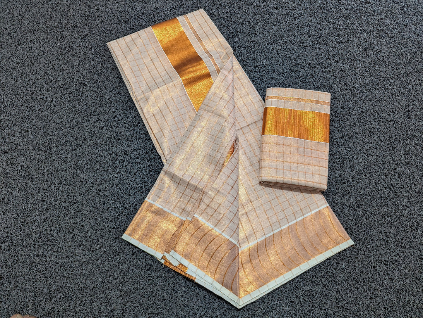 Kerala Special Golden Tissue/Copper Tissue/Rose Gold Tissue Set mundu 2.80,Tissue Set Mundu,Beautiful Kerala Designs,Vishu,Onam,Pooja.