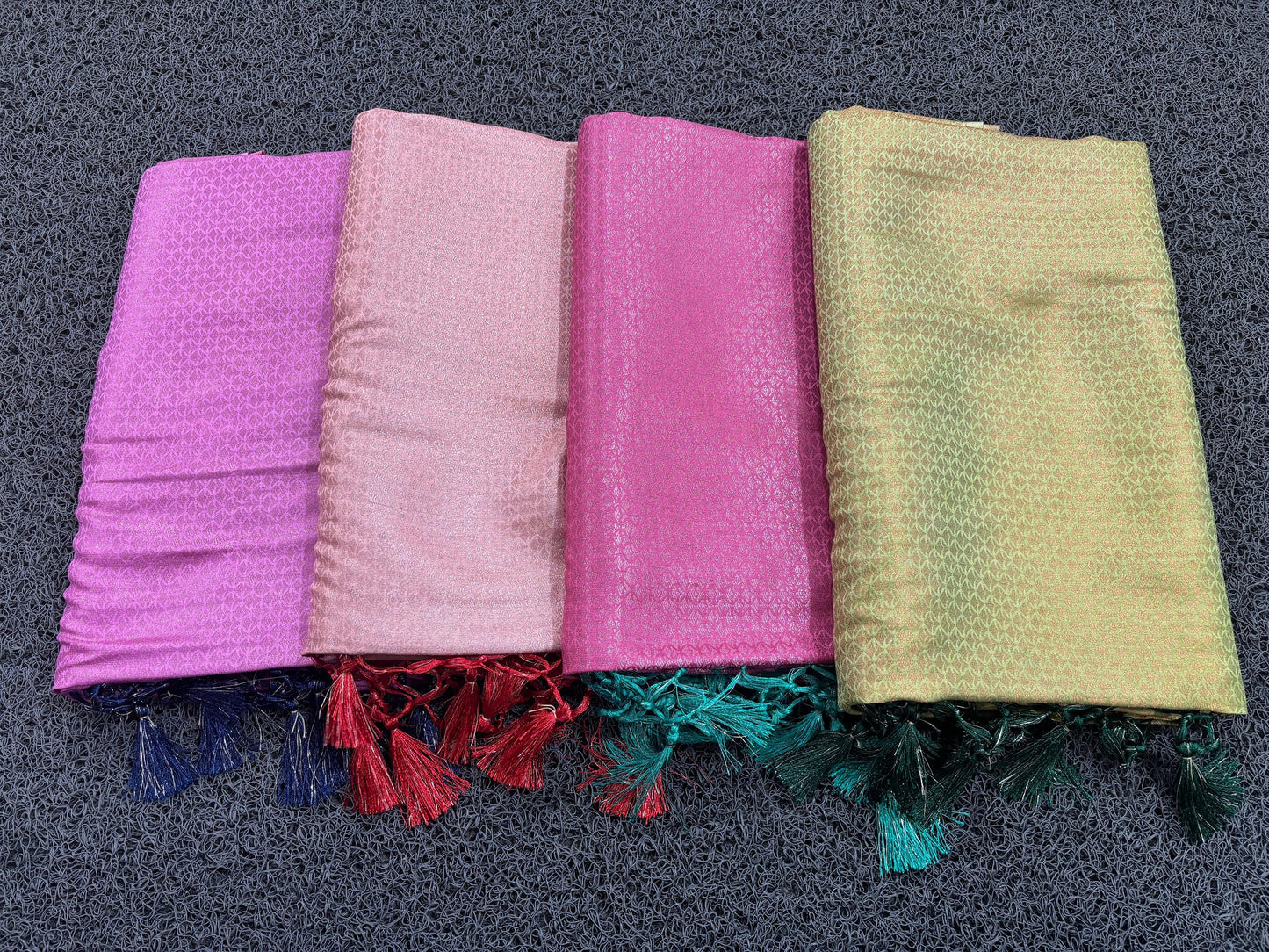 Kerala All Self Kuberapattu Saree With Contrast Pallu And Blouse 6.25 mtr,Kerala Silk Saree ,Vishu ,Onam Saree,Handmade Designs,Birthday.