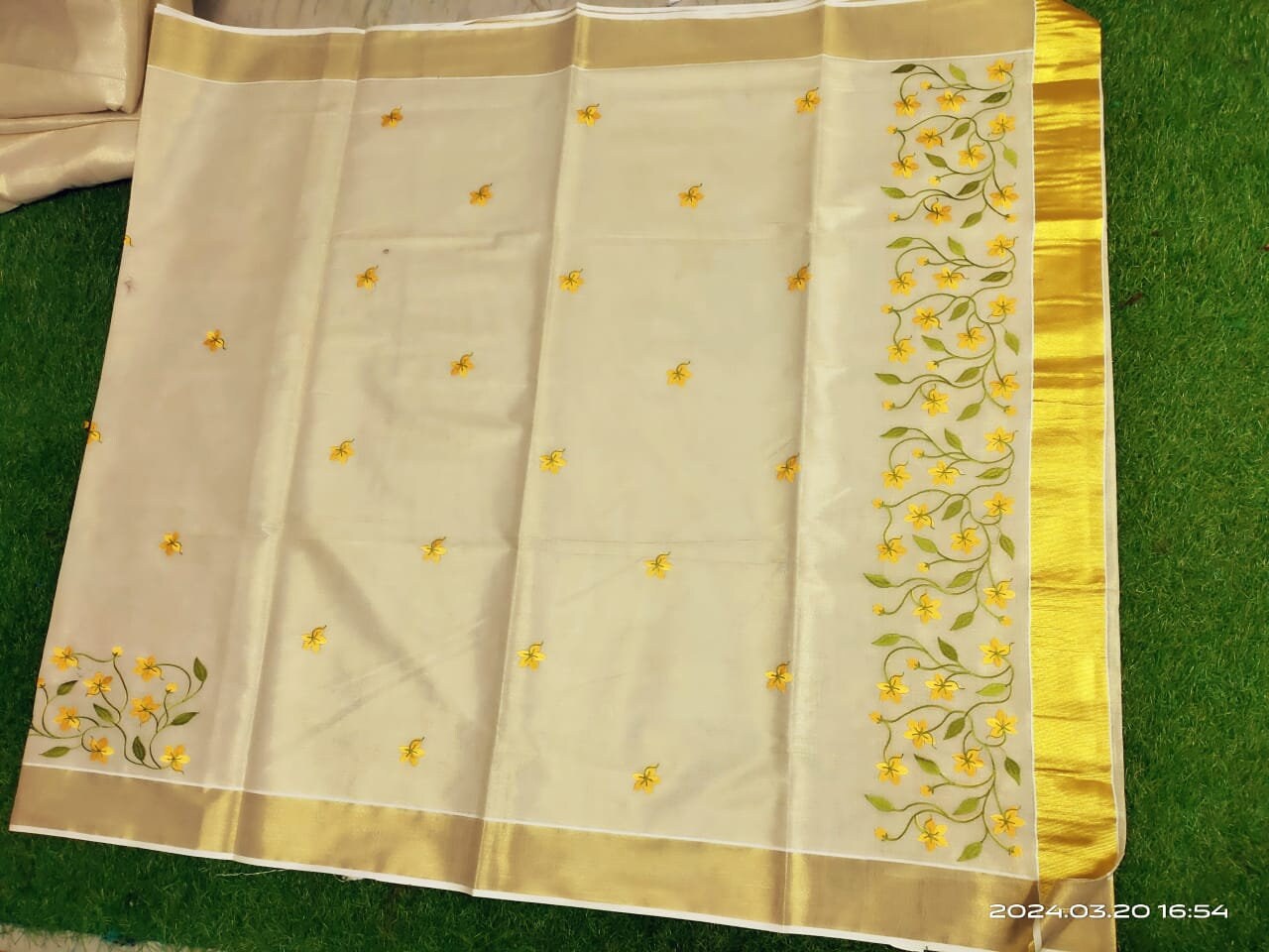Kerala Embroidered Kanikkonna Golden Tissue Saree With Blouse material 6.25Mtr,Kerala Saree,Vishu Saree ,Onam Saree ,Handmade Designs,Pooja