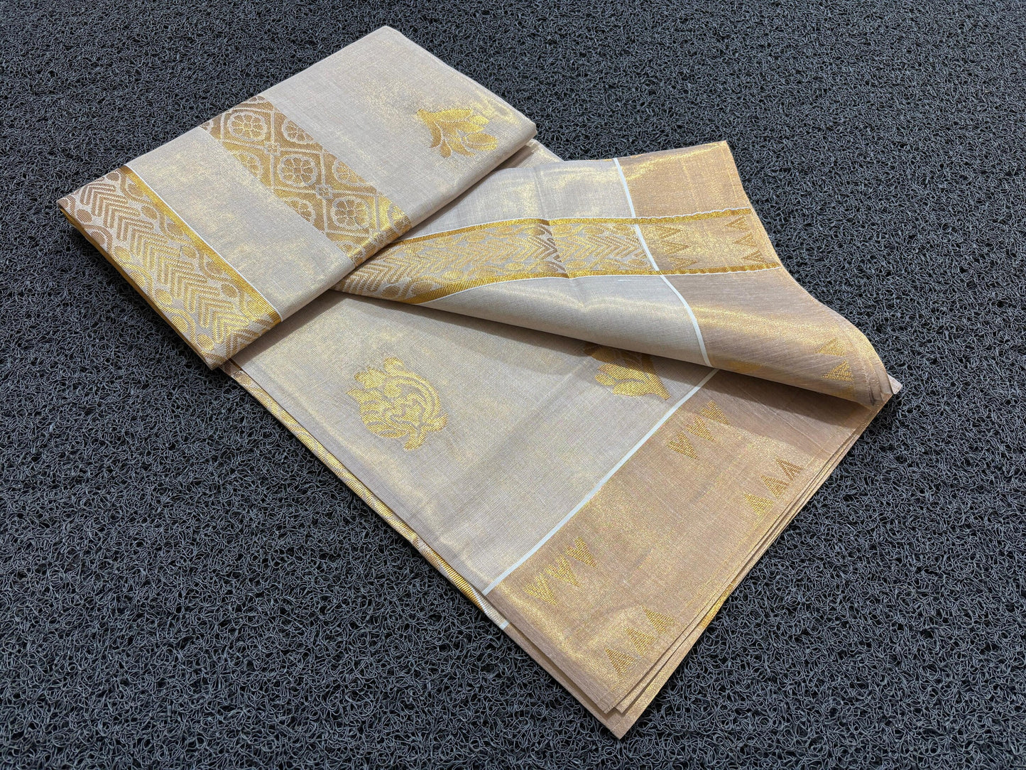 Kerala Traditional Premium golden tissue jacquard weave work with Tussels Saree with Stitched Blouse or with Blouse Material only